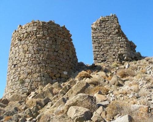Εξωτερική όψη πύργου Ακρόπολης Ερεσού.